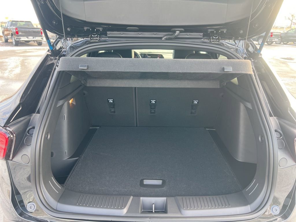 New 2026 Chevrolet Trax RS w/ Sunroof Package image 6