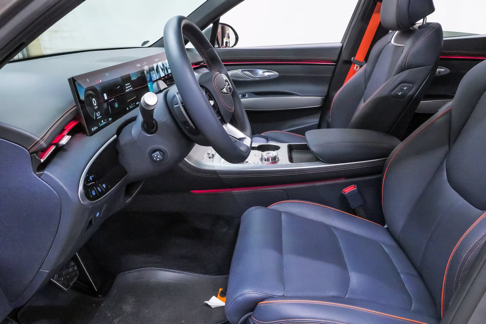 Certified 2026 Genesis GV70 2.5T Sport Prestige AWD/4WD image 9