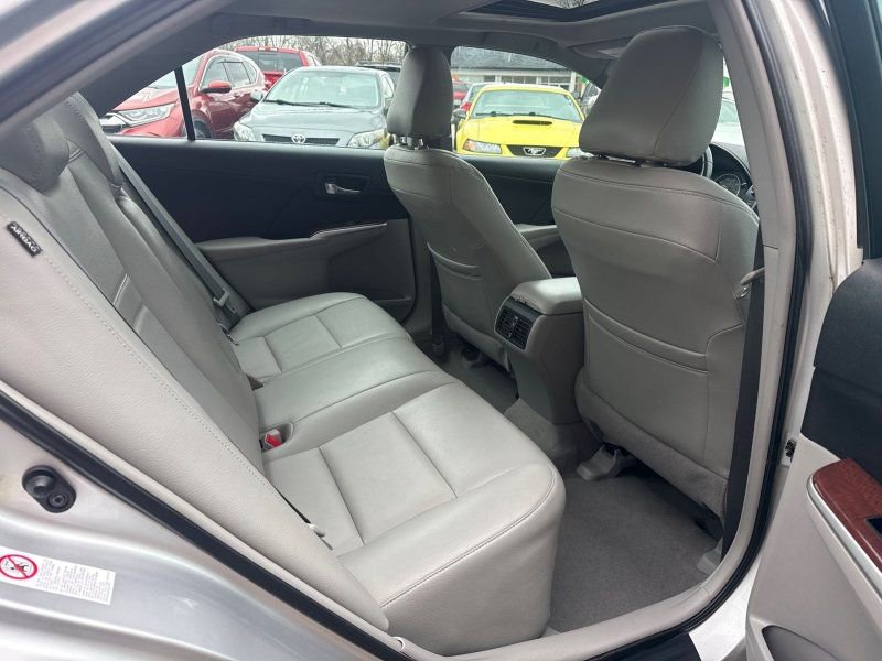 Used 2013 Toyota Camry XLE image 18