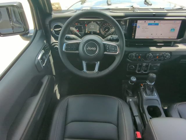 New 2026 Jeep Wrangler Unlimited Sahara AWD/4WD image 18