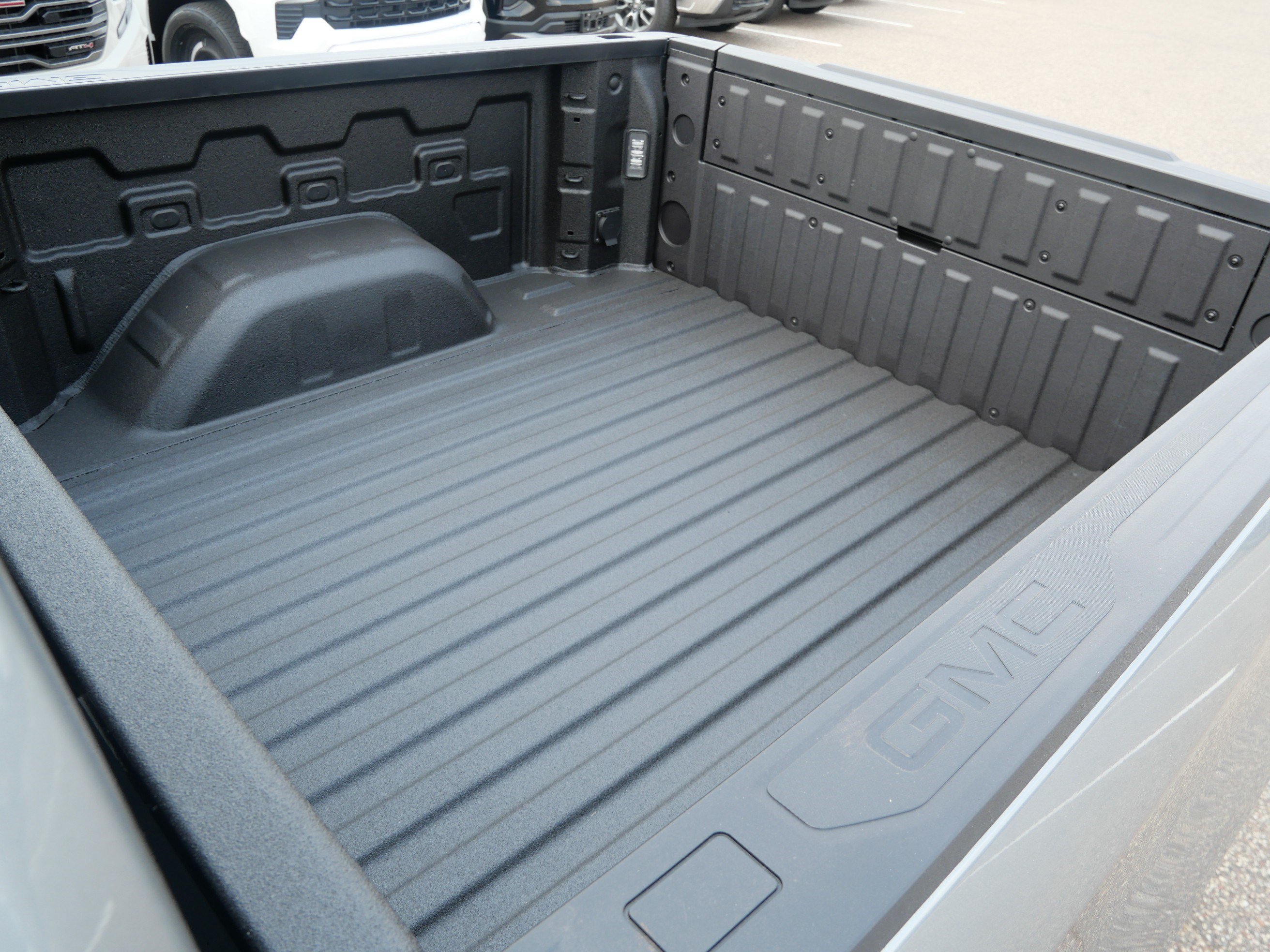 New 2026 GMC Sierra 1500 AT4 w/ Technology Package AWD/4WD image 6