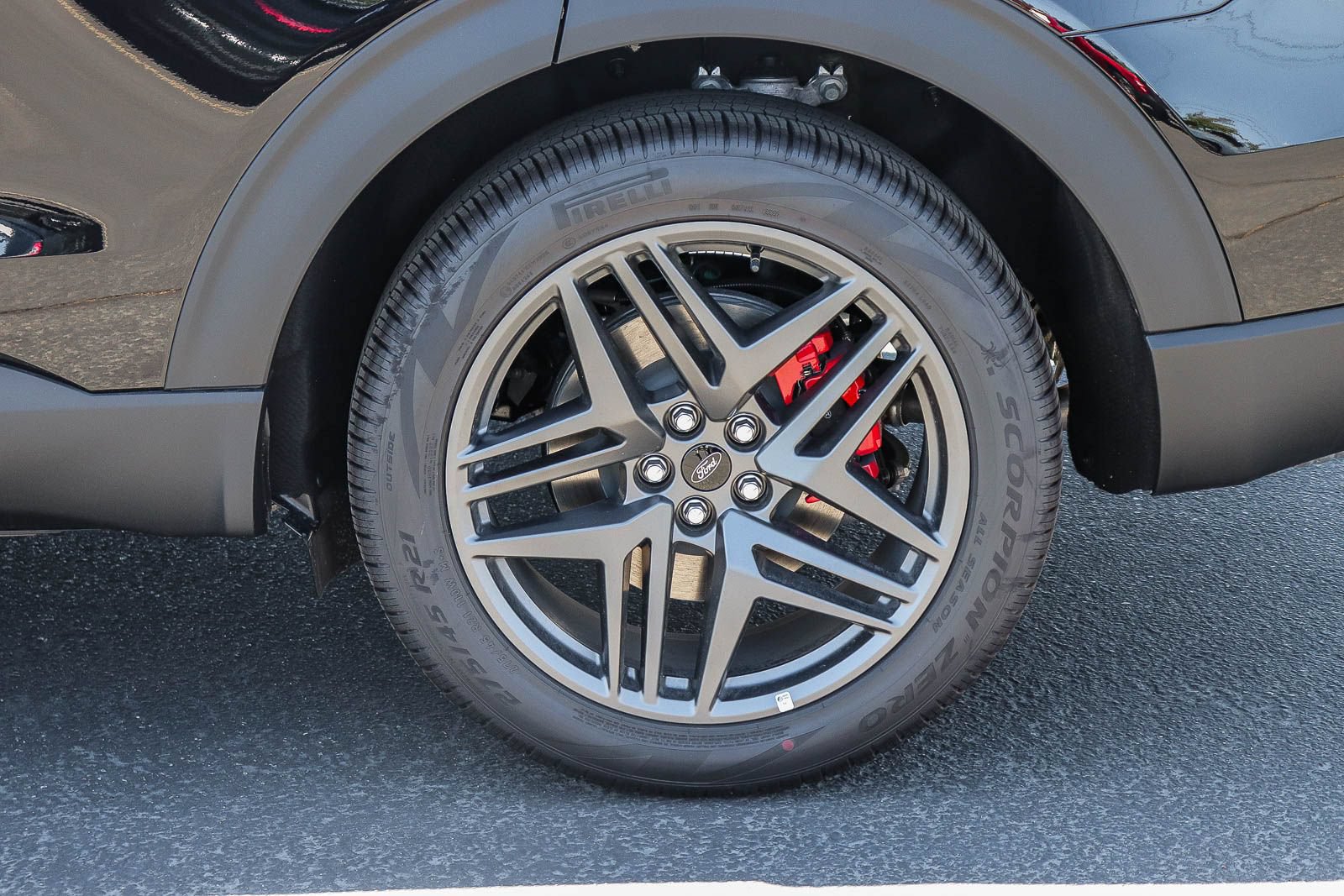 New 2026 Ford Explorer ST-Line w/ ST-Line Street Pack RWD image 8