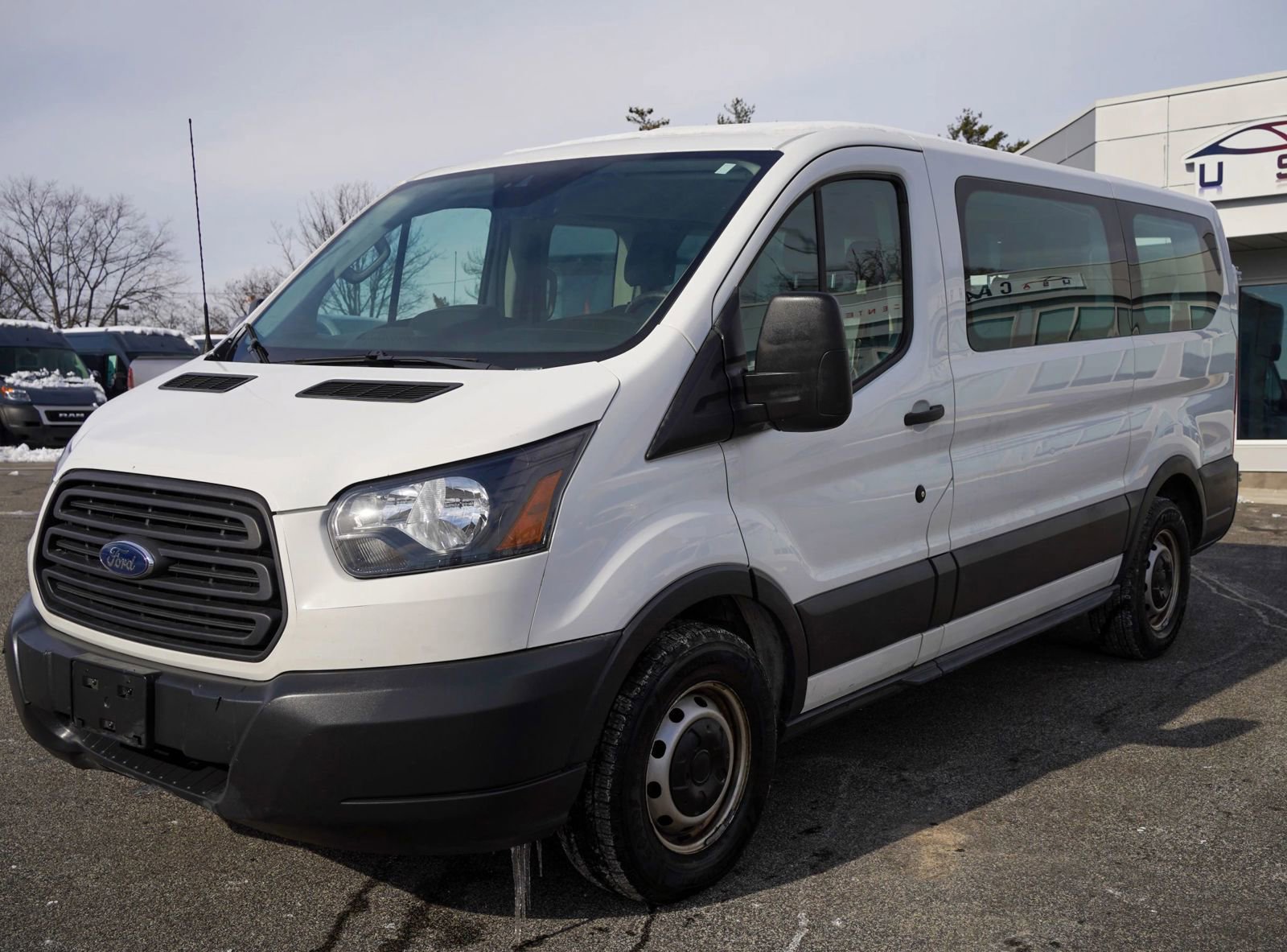 Used 2018 Ford Transit 150 XL RWD image 1