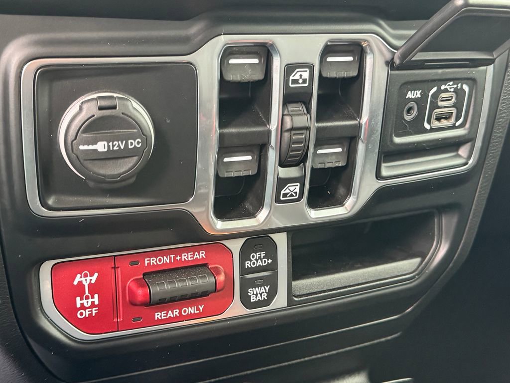 Used 2023 Jeep Wrangler Unlimited Rubicon w/ Cold Weather Group AWD/4WD image 25