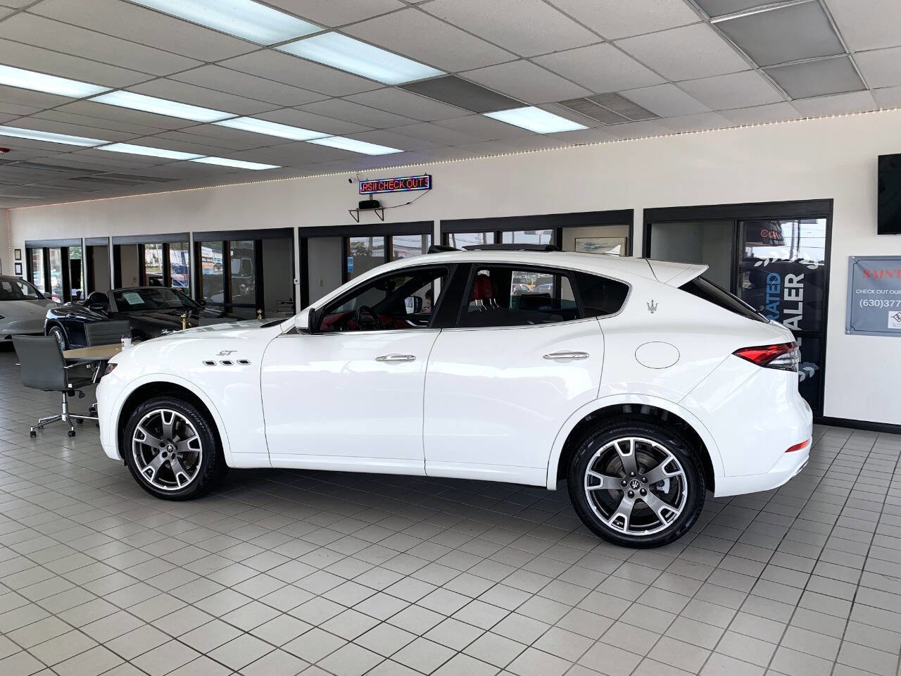 Used 2022 Maserati Levante GT image 3