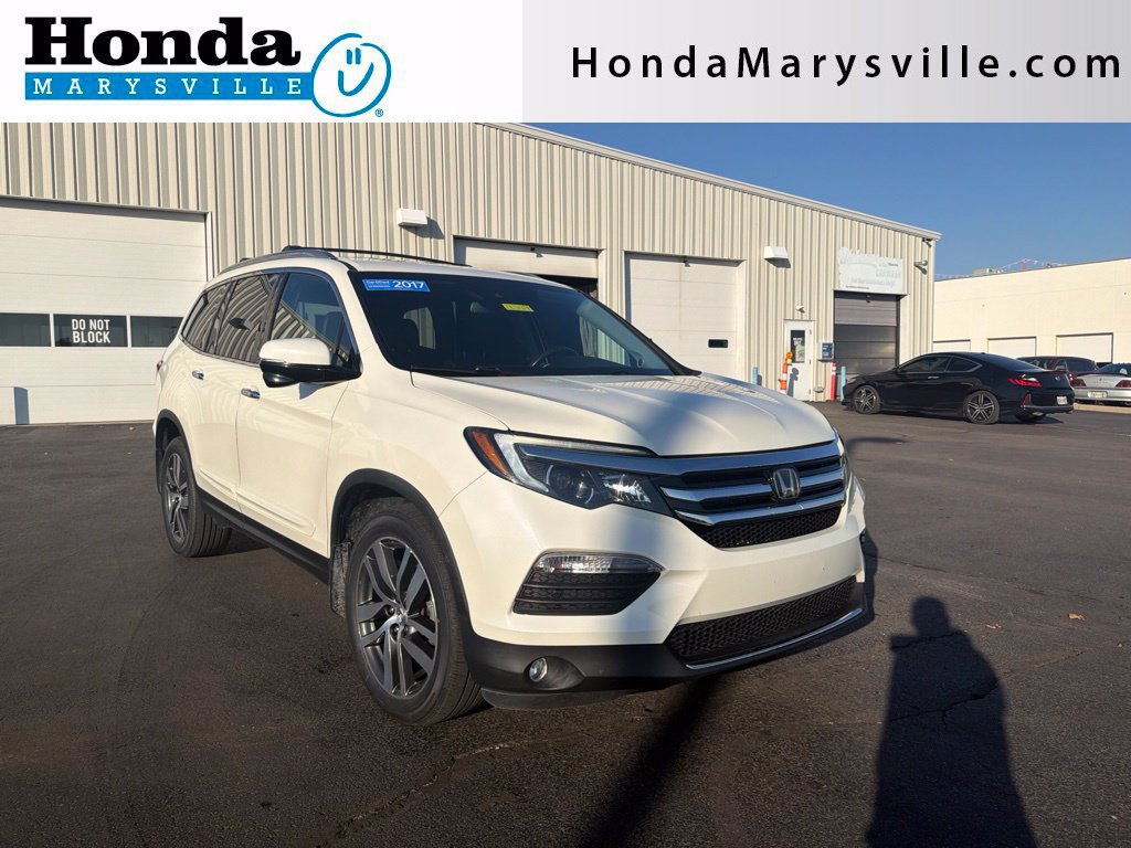 Used 2017 Honda Pilot Touring image 1