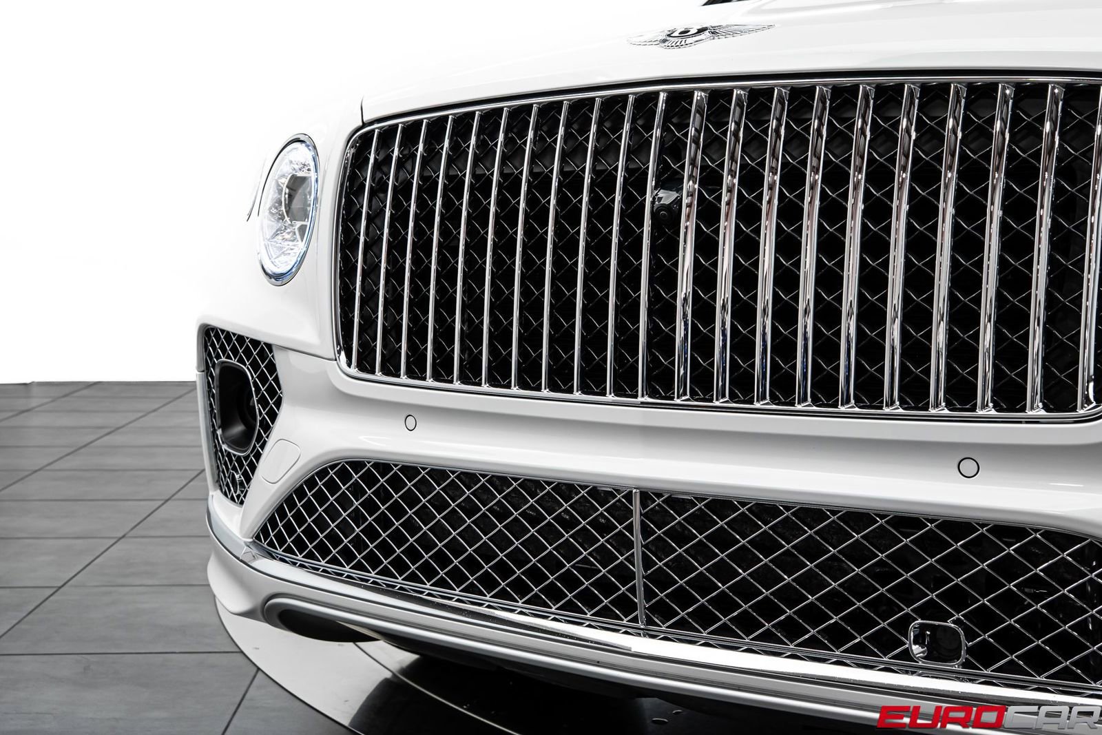Used 2023 Bentley Bentayga Extended Wheelbase AWD/4WD image 11