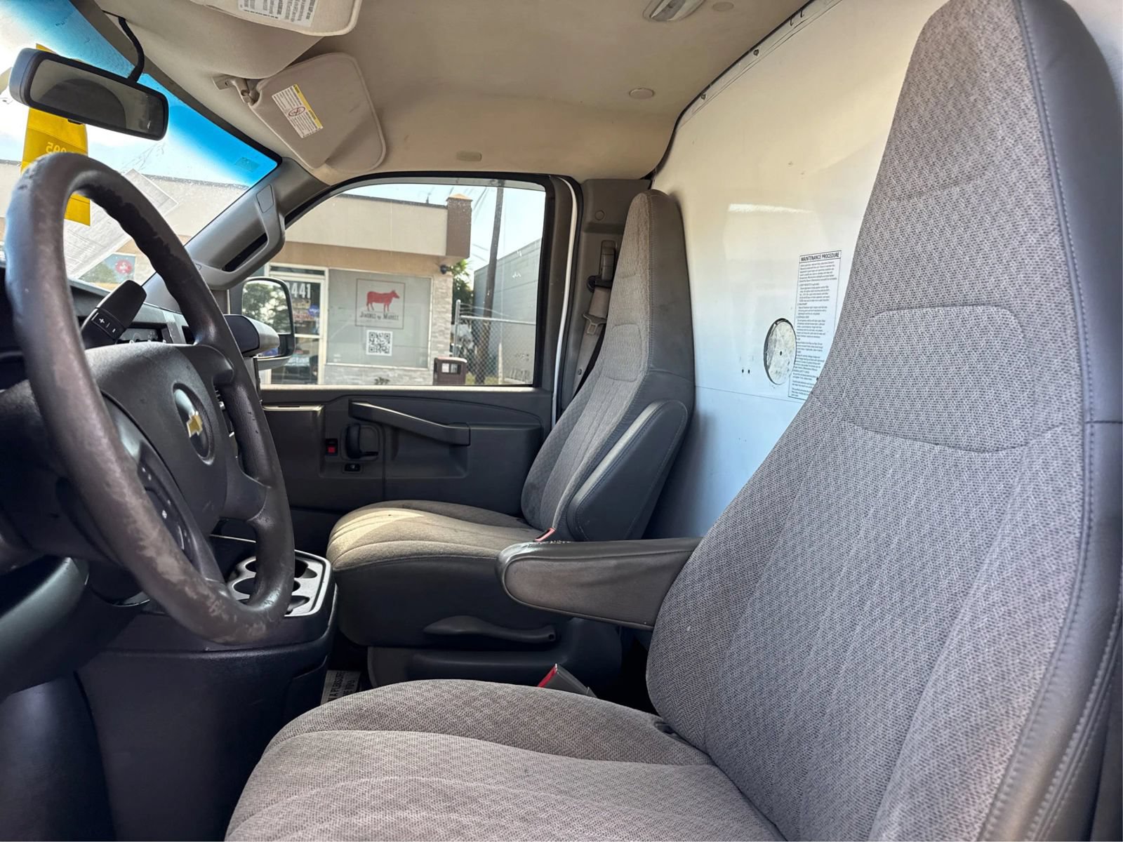 Used 2018 Chevrolet Express 3500 w/ Power Convenience Package RWD image 9