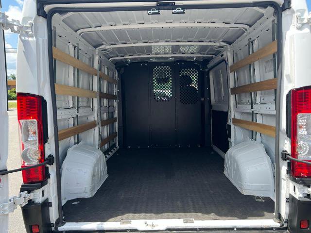 Used 2025 RAM ProMaster 2500 w/ U-Haul Equipment Group FWD image 11