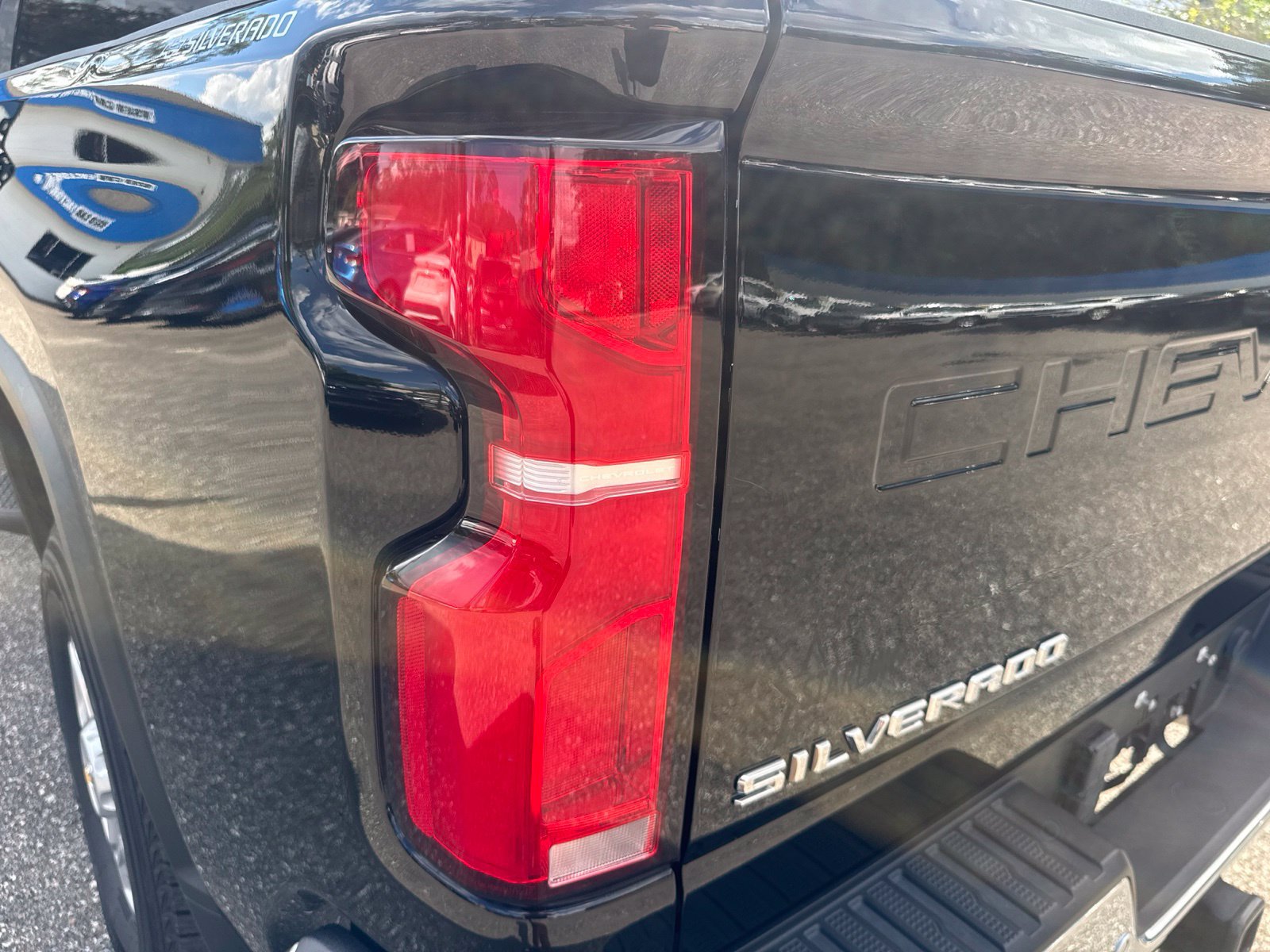 Used 2024 Chevrolet Silverado 2500 LTZ w/ LTZ Plus Package AWD/4WD image 13