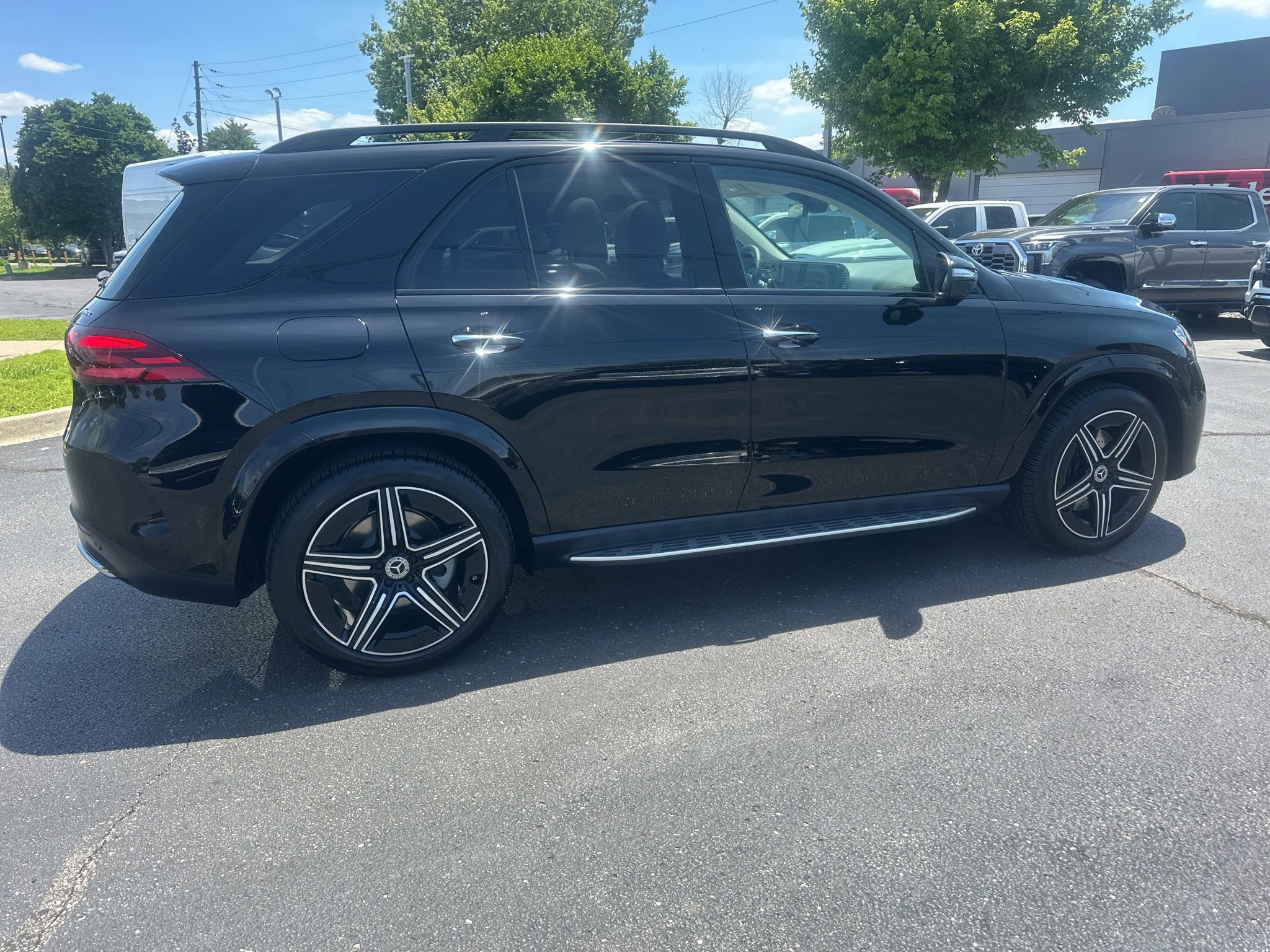 Used 2026 Mercedes-Benz GLE 350 4MATIC image 3