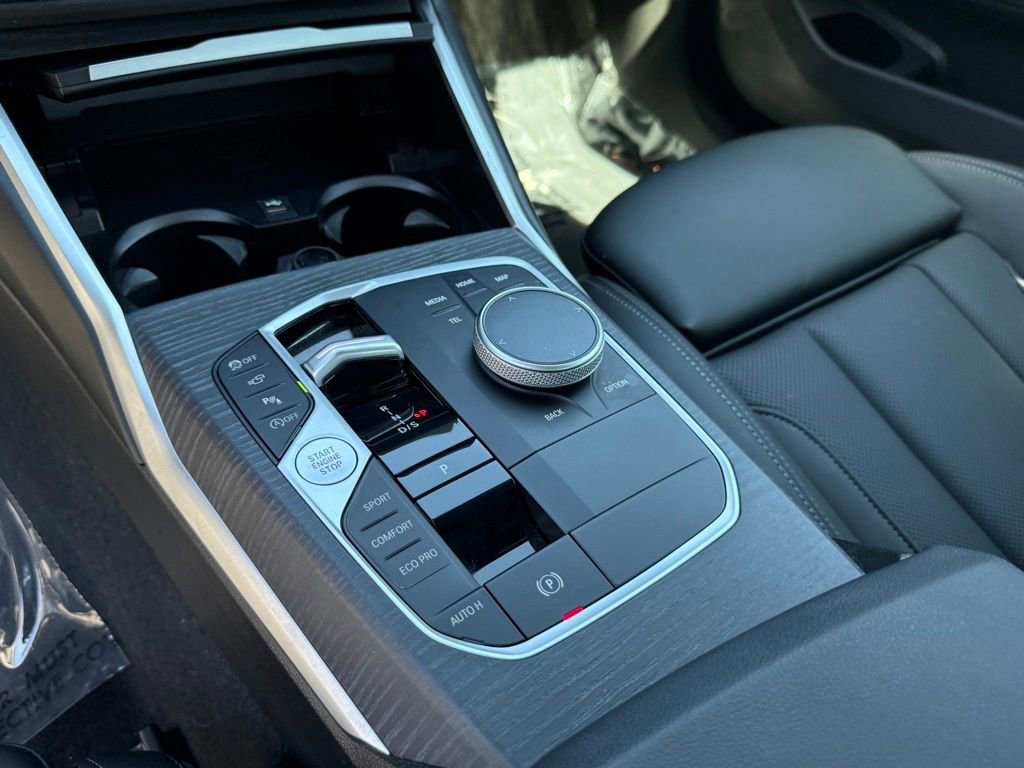 Used 2025 BMW 330i xDrive Sedan w/ M Sport Package image 26
