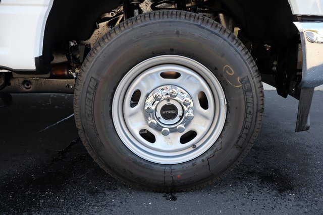 New 2026 Ford F250 XL w/ XL Chrome Package image 10