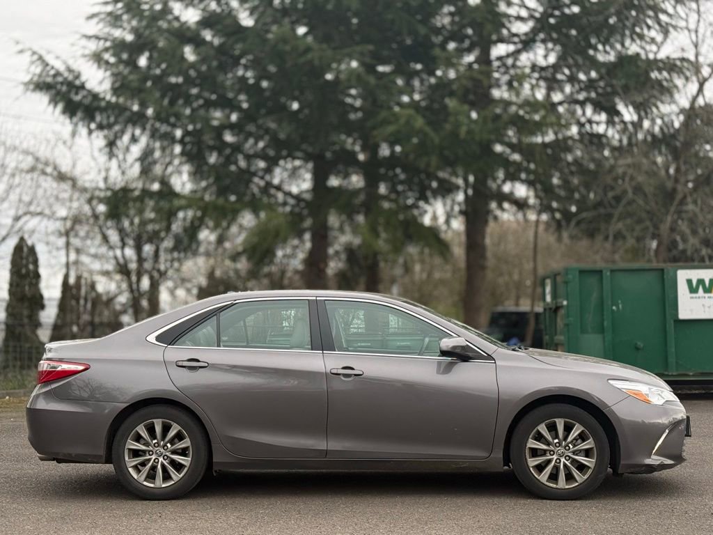 Used 2016 Toyota Camry XLE image 6