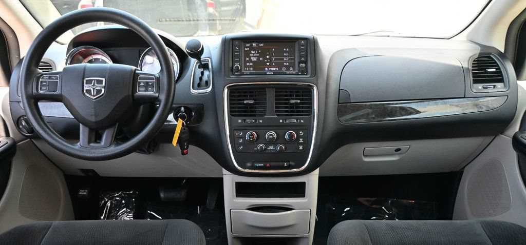 Used 2019 Dodge Grand Caravan SE w/ UConnect Hands-Free Group FWD image 10