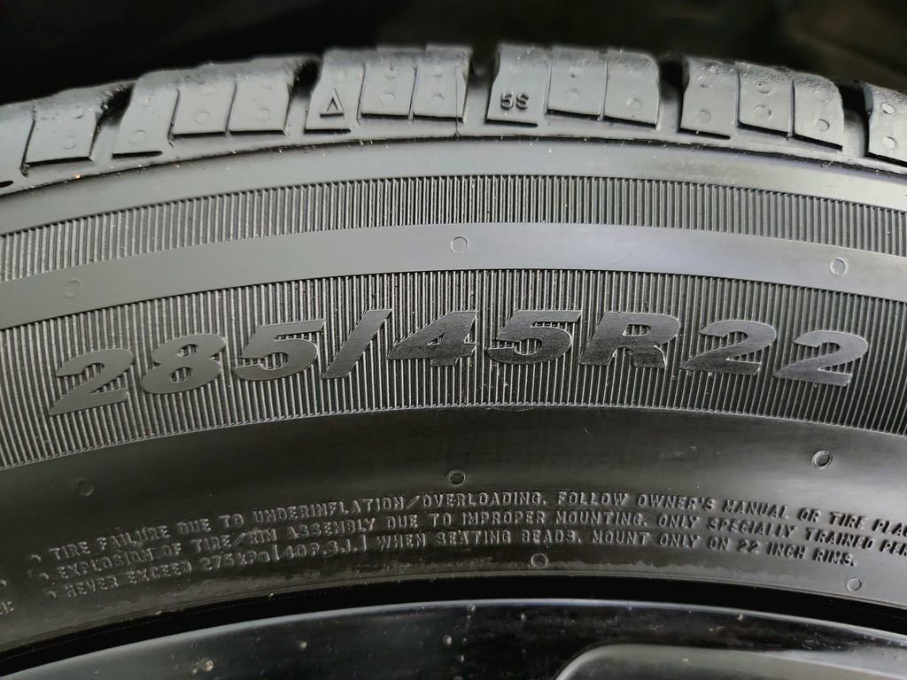 Used 2017 Cadillac Escalade 4WD image 36