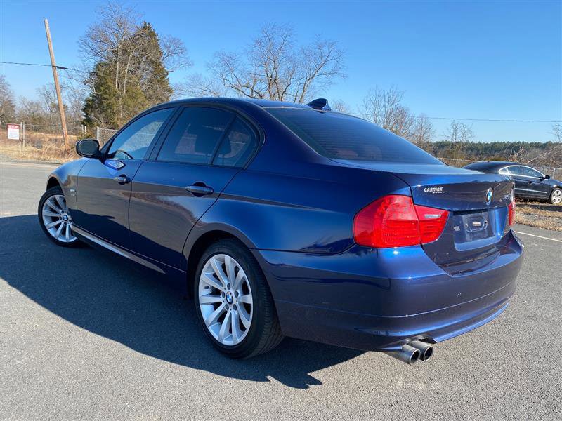 Used 2011 BMW 328i xDrive Sedan AWD/4WD image 9