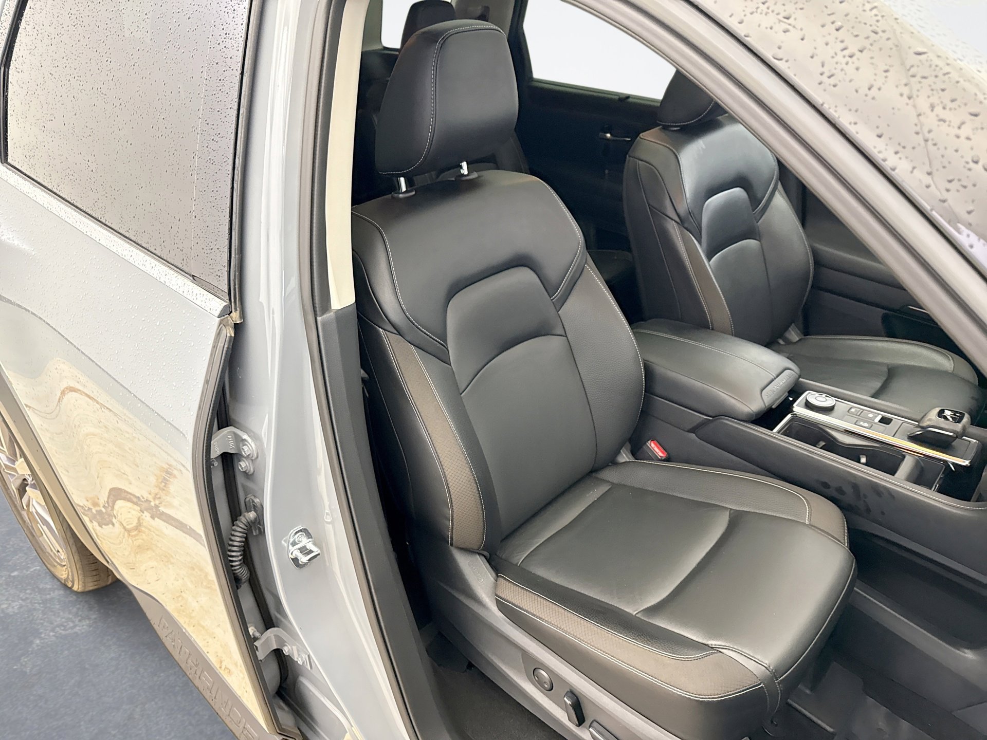 Used 2023 Nissan Pathfinder SL w/ SL Premium Package AWD/4WD image 16
