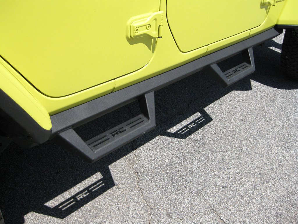 Used 2023 Jeep Wrangler Unlimited Rubicon 392 w/ Trailer Tow Package AWD/4WD image 9