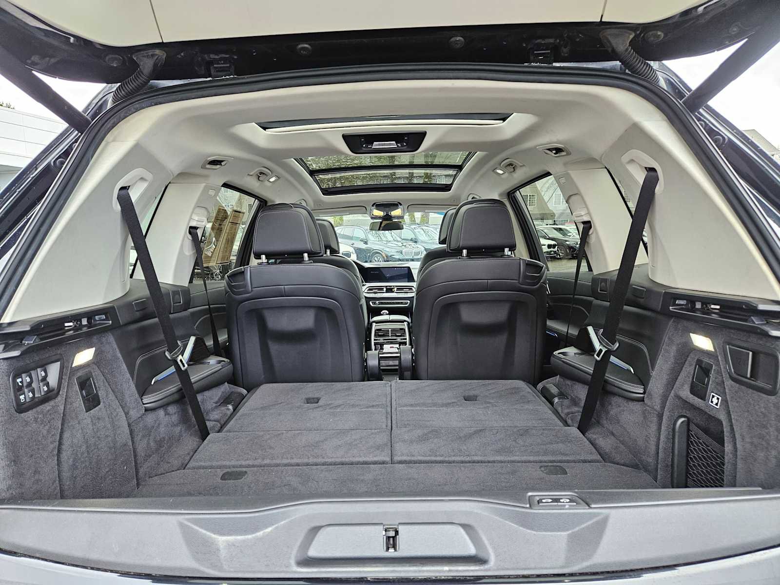 Used 2019 BMW X7 xDrive50i w/ Premium Package image 18
