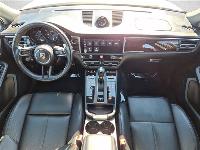 Used 2024 Porsche Macan AWD/4WD image 18