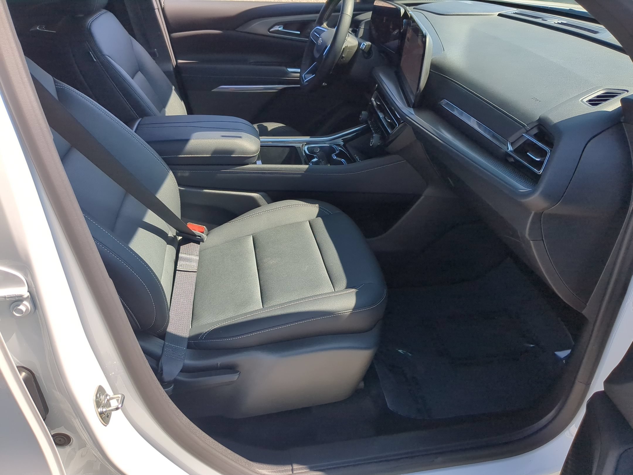 Used 2026 Chevrolet Traverse LT AWD/4WD image 33