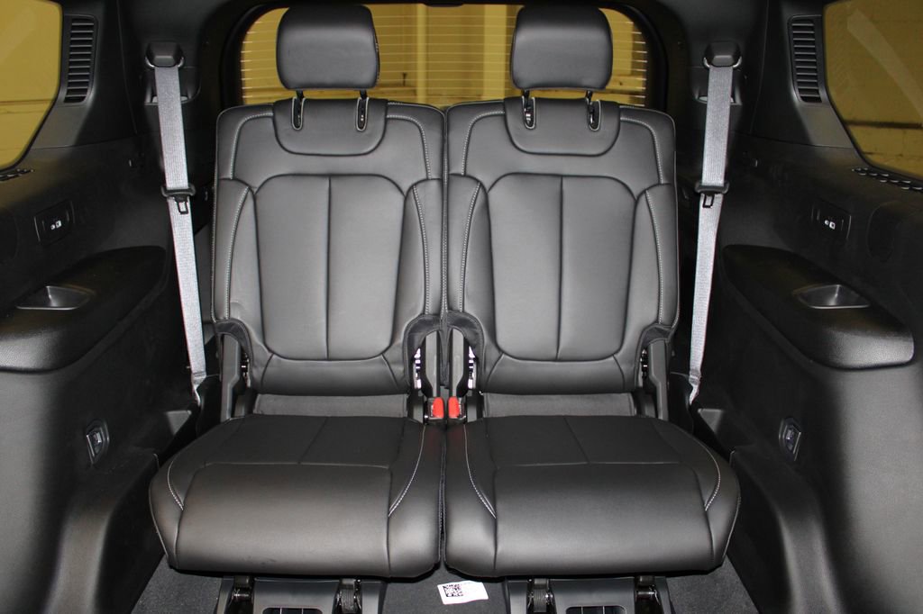 New 2025 Jeep Grand Cherokee L Limited w/ Black Appearance Package image 36