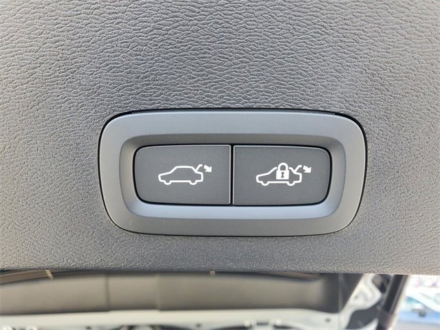 New 2026 Volvo XC40 B5 Core w/ Protection Package Premier image 34