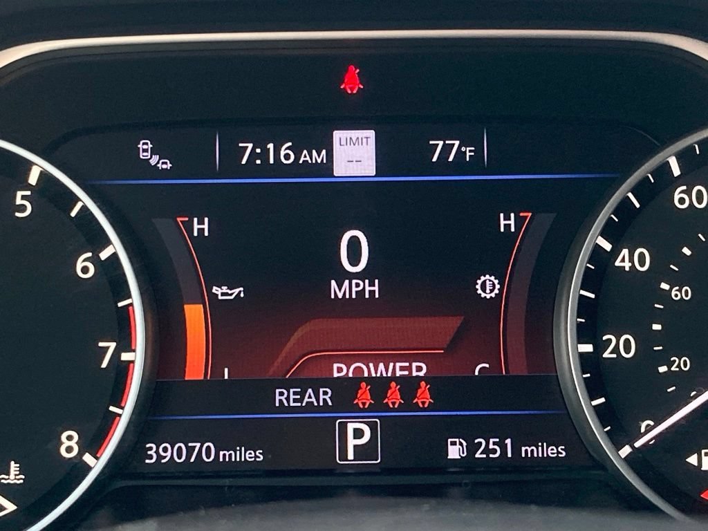 Used 2023 Nissan Maxima SR w/ Sport Mat Group FWD image 17