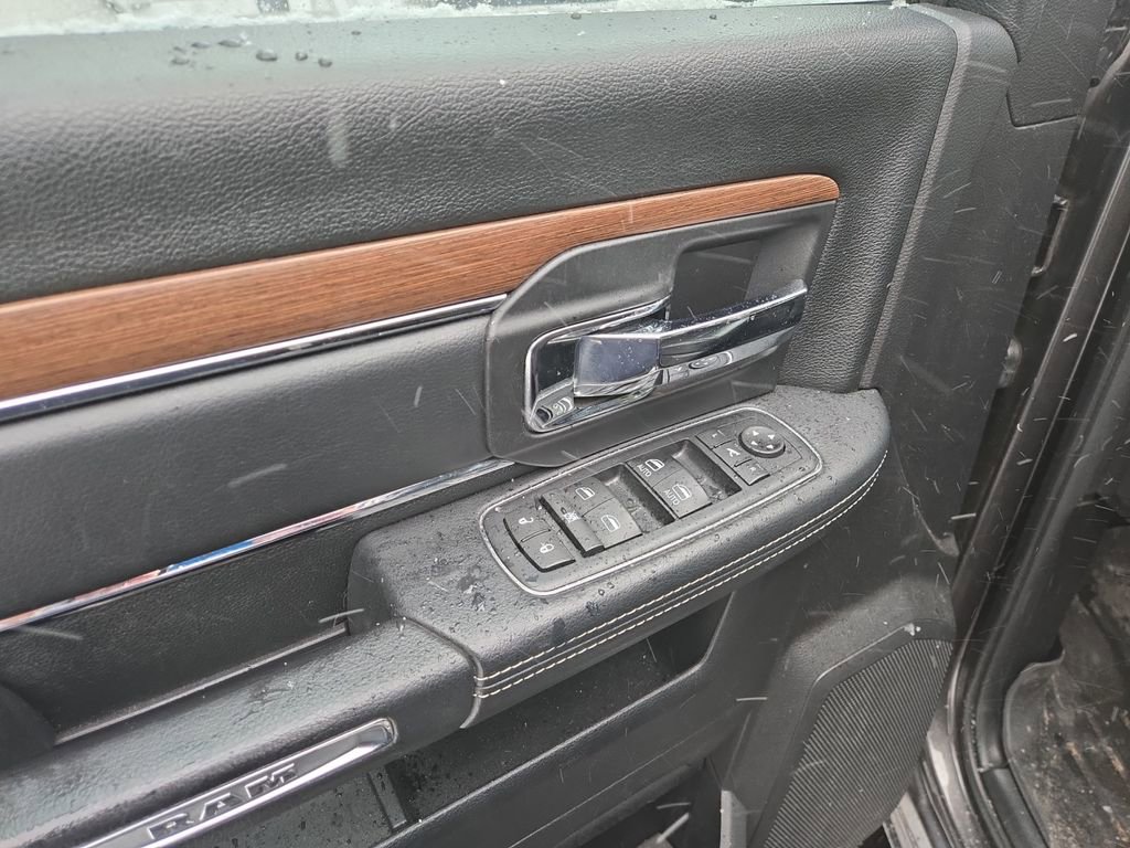 Used 2016 RAM 3500 Laramie image 10