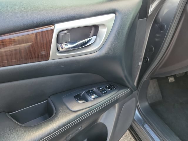 Used 2016 Nissan Pathfinder SL FWD image 18