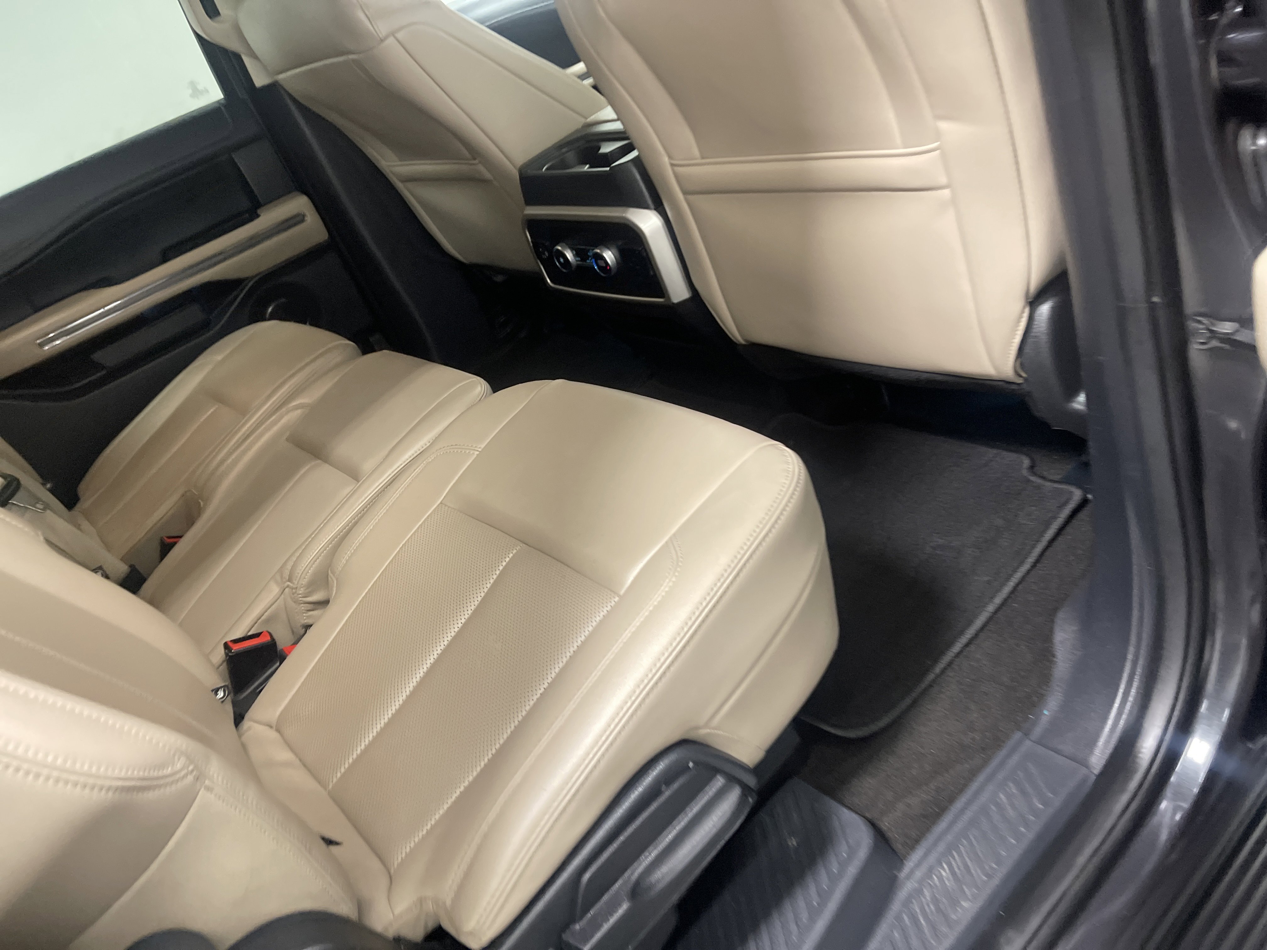 Used 2023 Ford Expedition Max XLT image 22