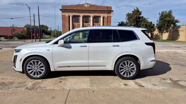 Used 2020 Cadillac XT6 Premium Luxury FWD image 4