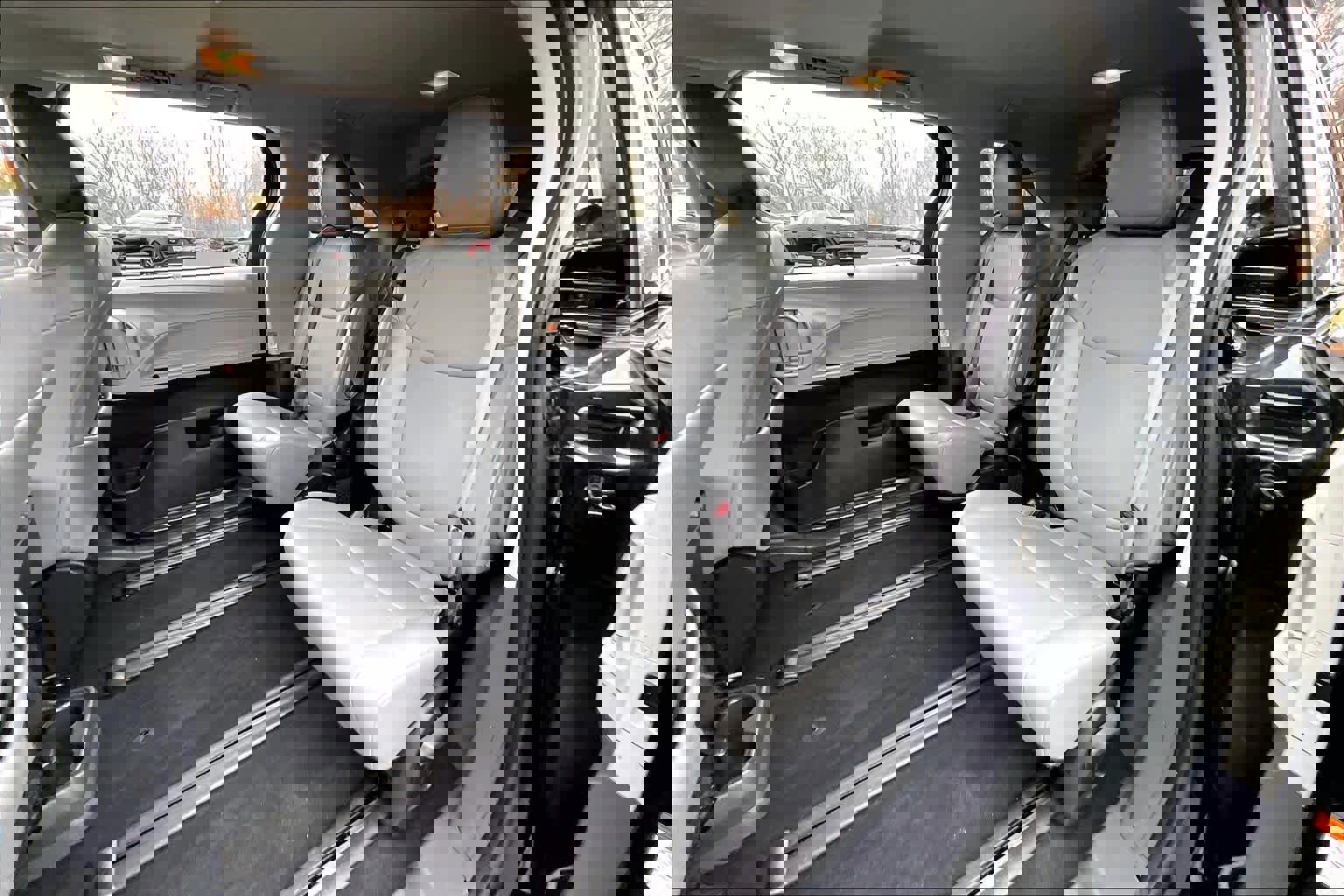 Used 2023 Toyota Sienna XLE image 19