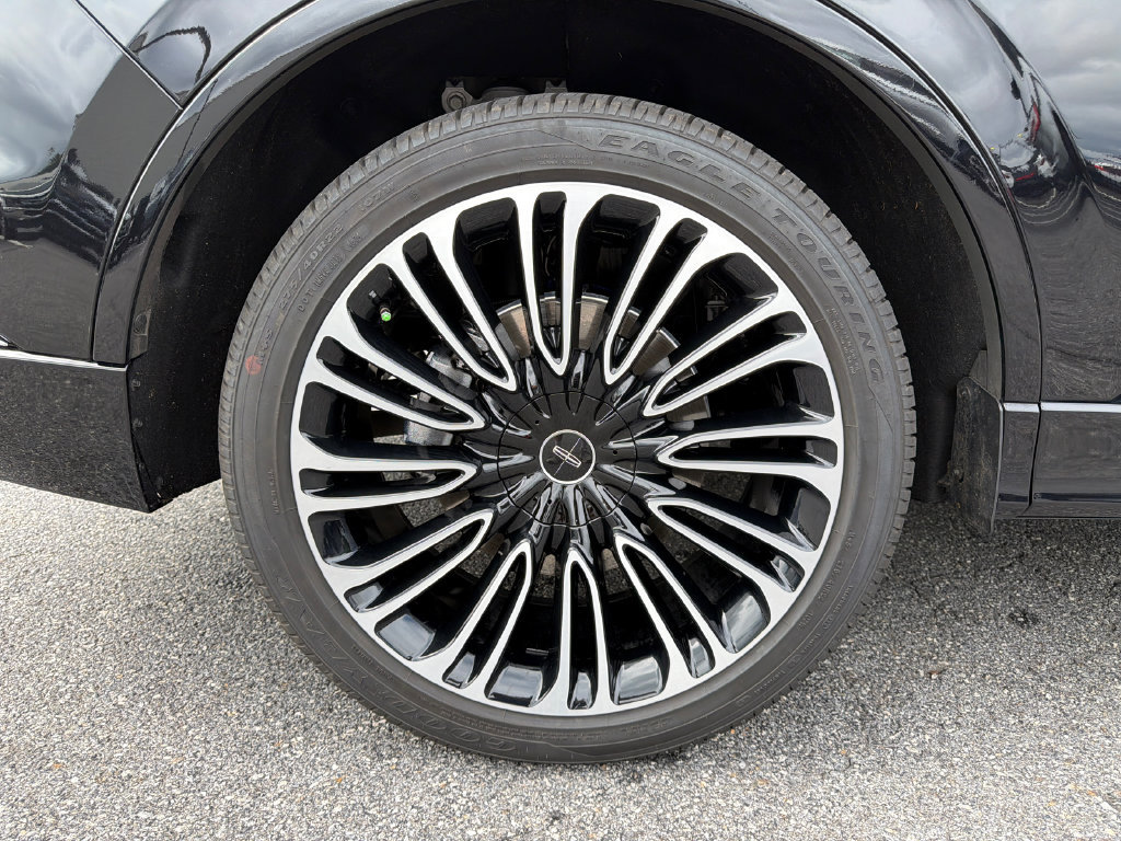 Used 2024 Lincoln Aviator Black Label AWD/4WD image 17