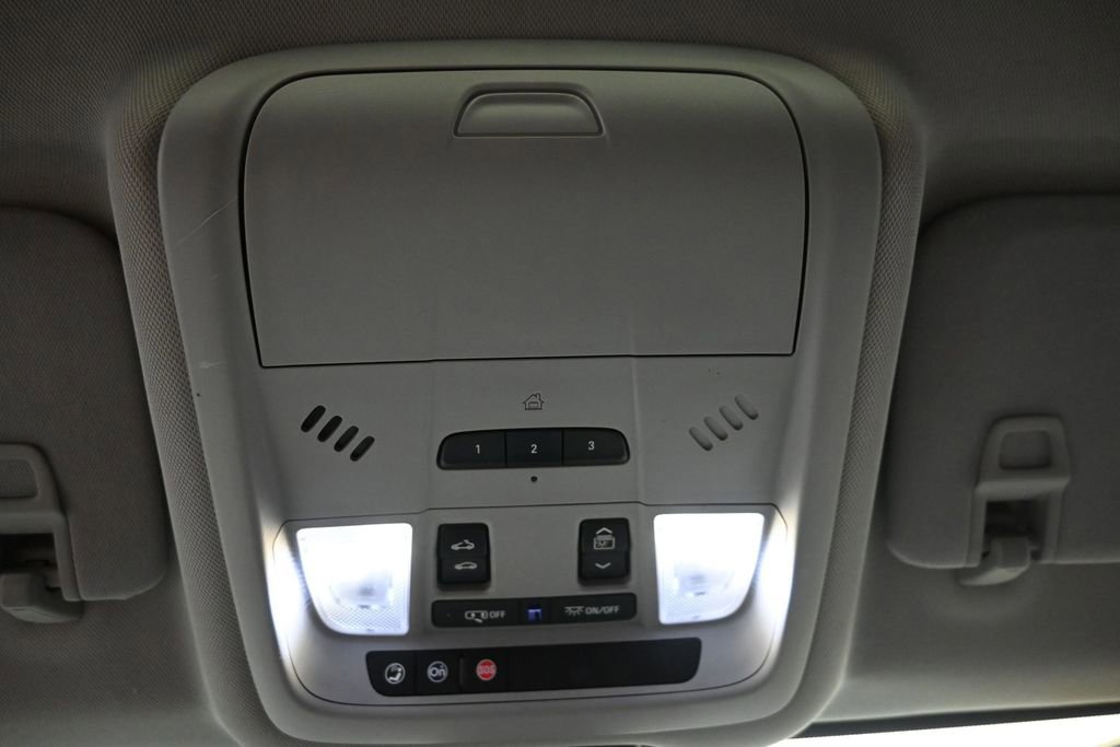 Used 2018 Chevrolet Equinox Premier AWD/4WD image 17