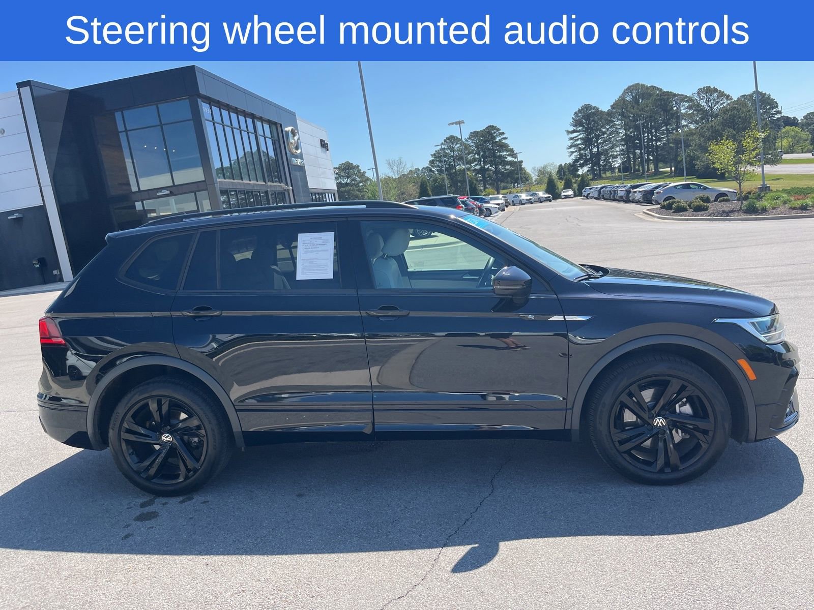 Used 2024 Volkswagen Tiguan SE R-Line image 4