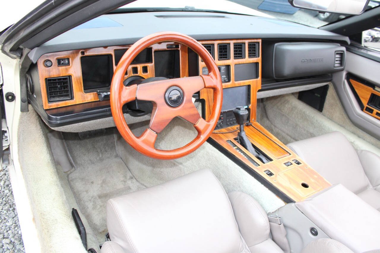Used 1989 Chevrolet Corvette Convertible RWD image 21