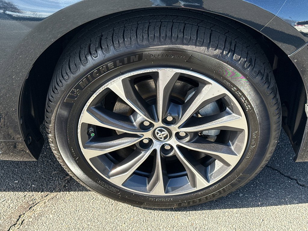 Used 2016 Toyota Avalon XLE Premium image 34