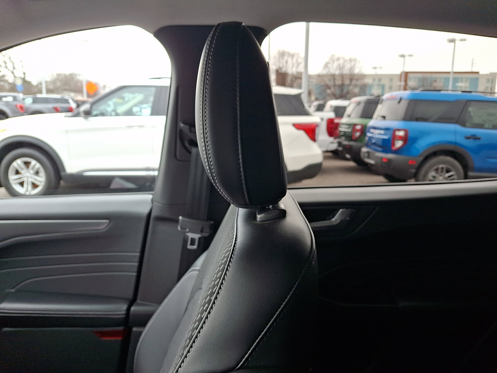 Used 2023 Ford Escape SE image 16