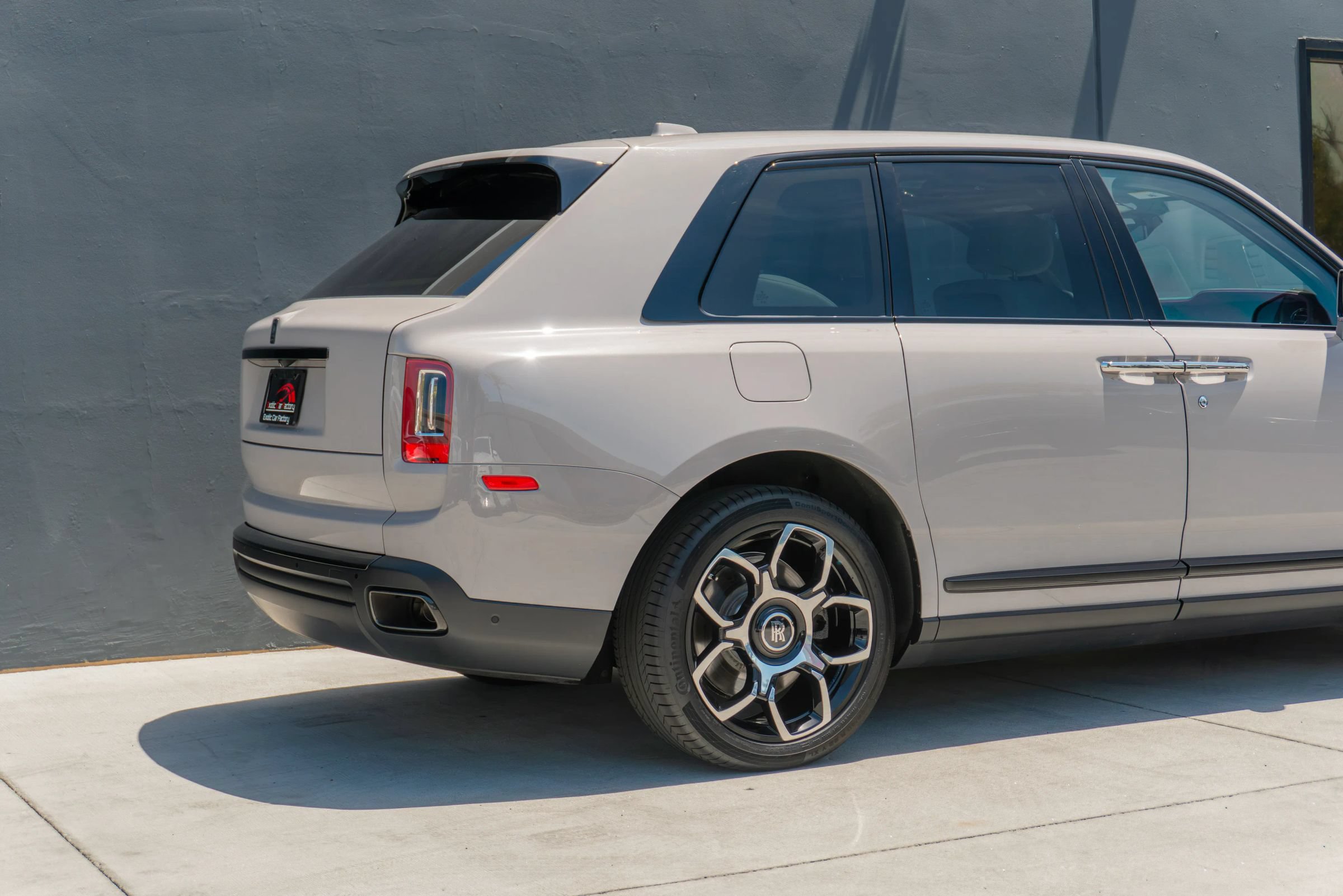 Used 2024 Rolls-Royce Cullinan Black Badge AWD/4WD image 37