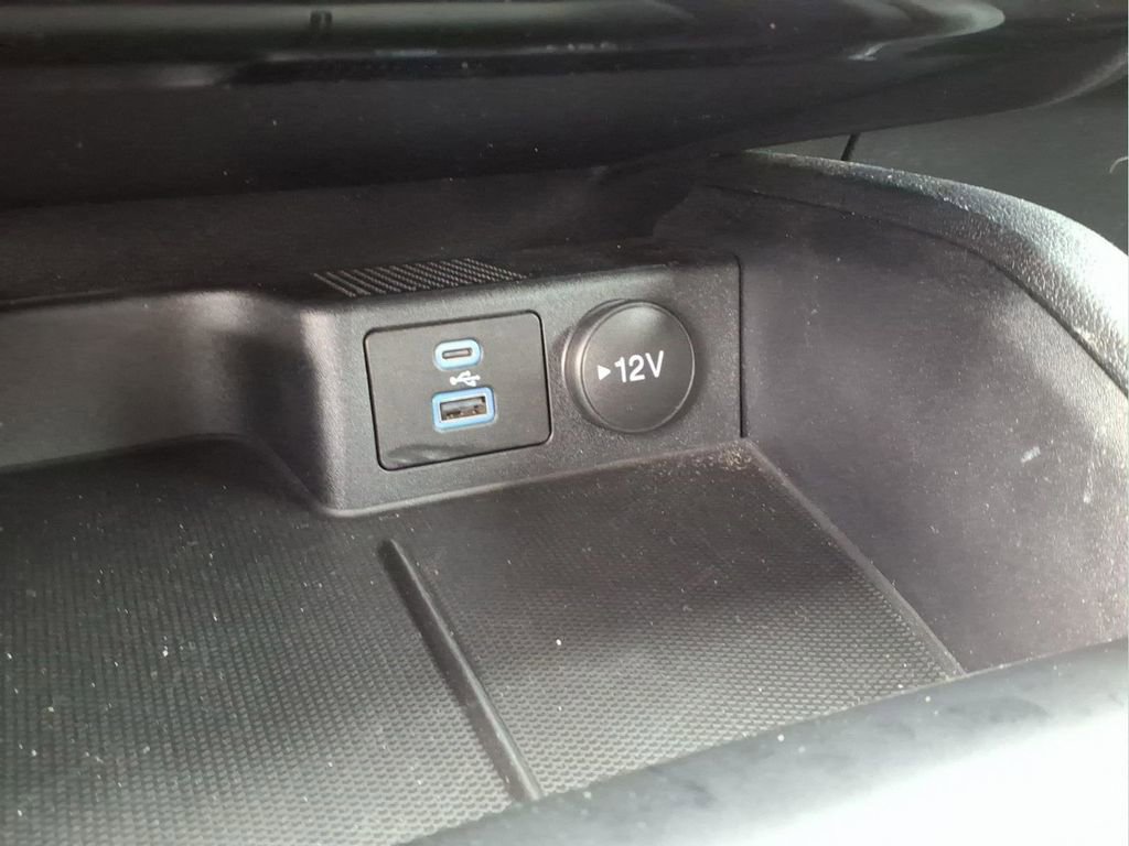 Used 2022 Ford Escape SE w/ Cold Weather Package image 30