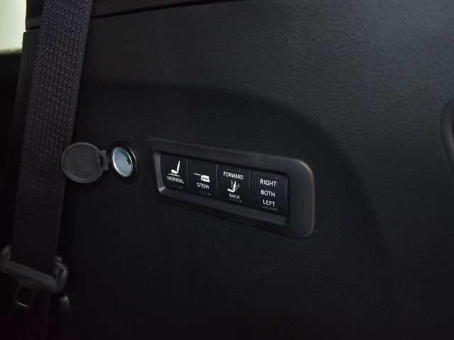 New 2026 Chrysler Pacifica Pinnacle w/ Trailer Tow Group image 37