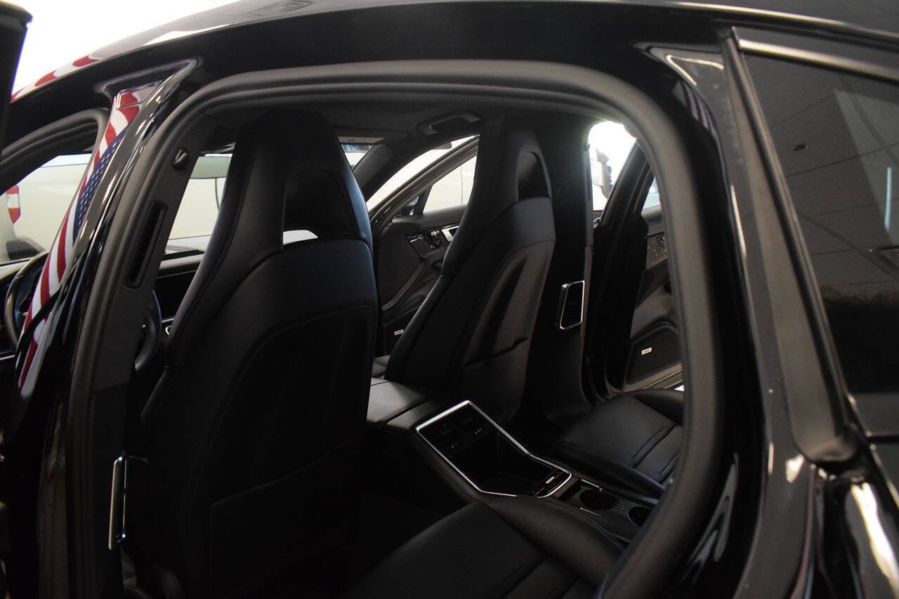 Used 2018 Porsche Panamera 4 AWD/4WD image 74