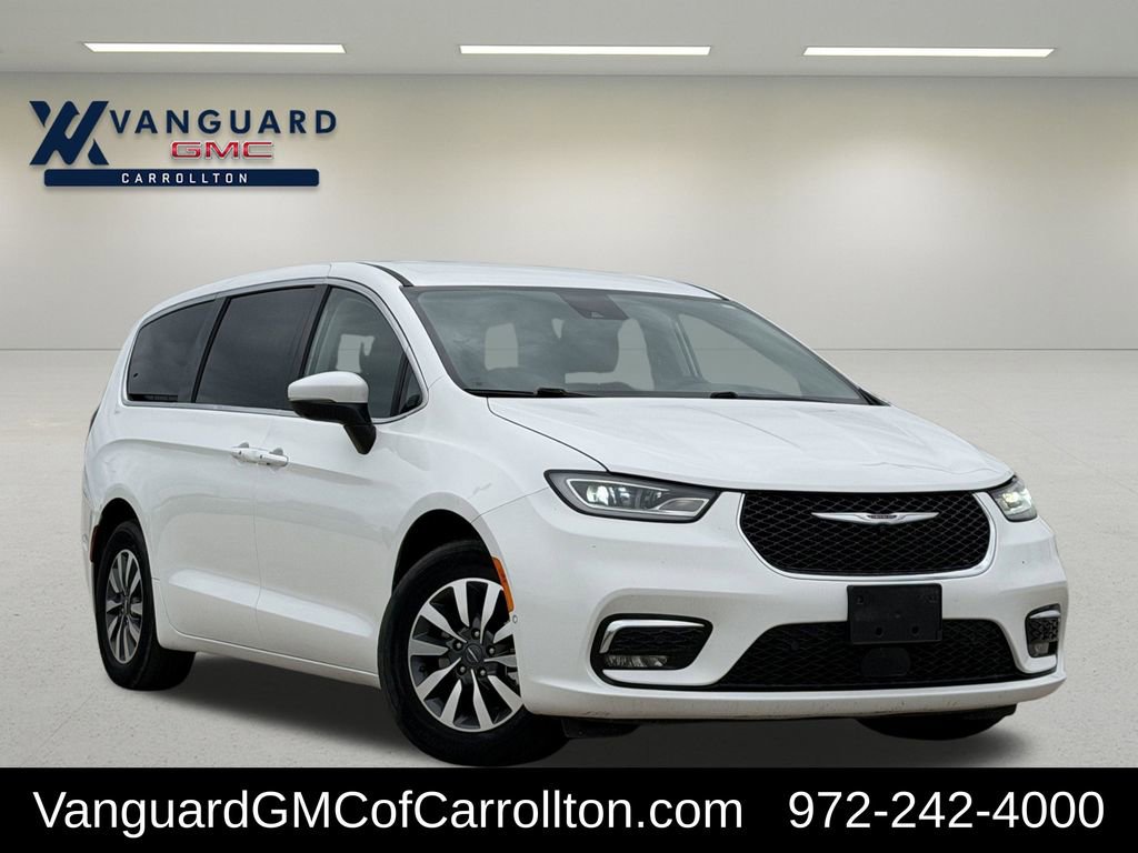 Used 2023 Chrysler Pacifica Touring-L FWD image 1
