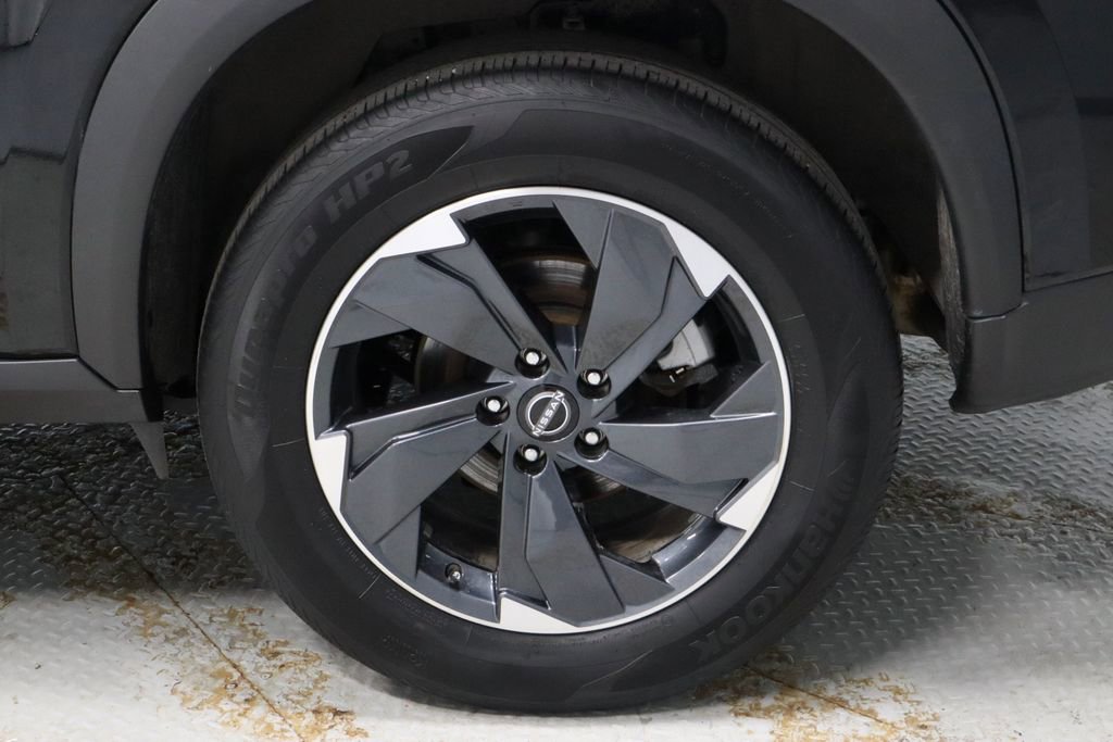 Certified 2025 Nissan Rogue SV AWD/4WD image 16
