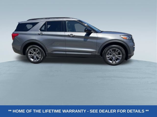 Used 2023 Ford Explorer XLT w/ Equipment Group 202A AWD/4WD image 2