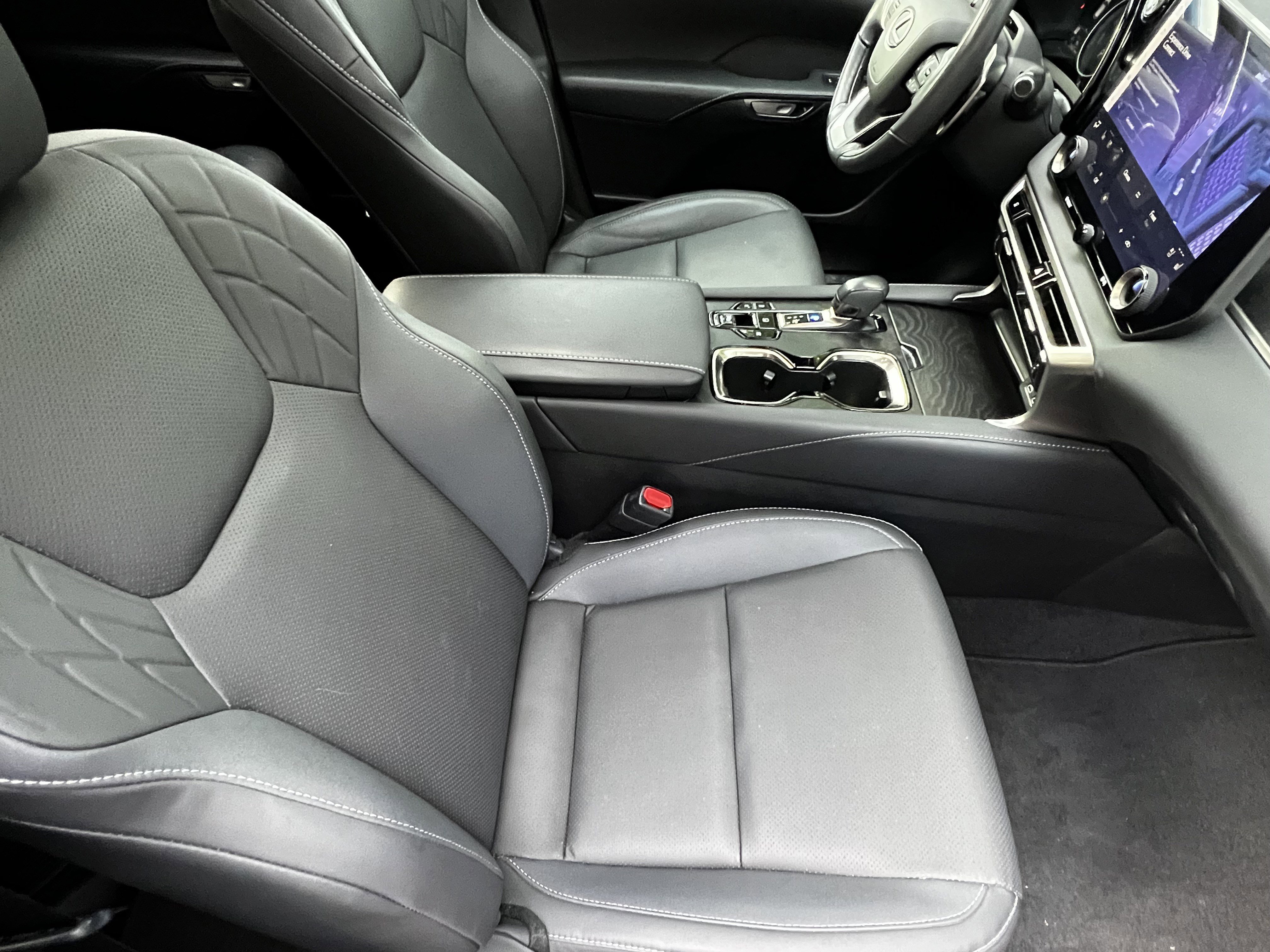 Used 2024 Lexus RX 350h w/ Convenience Package AWD/4WD image 43