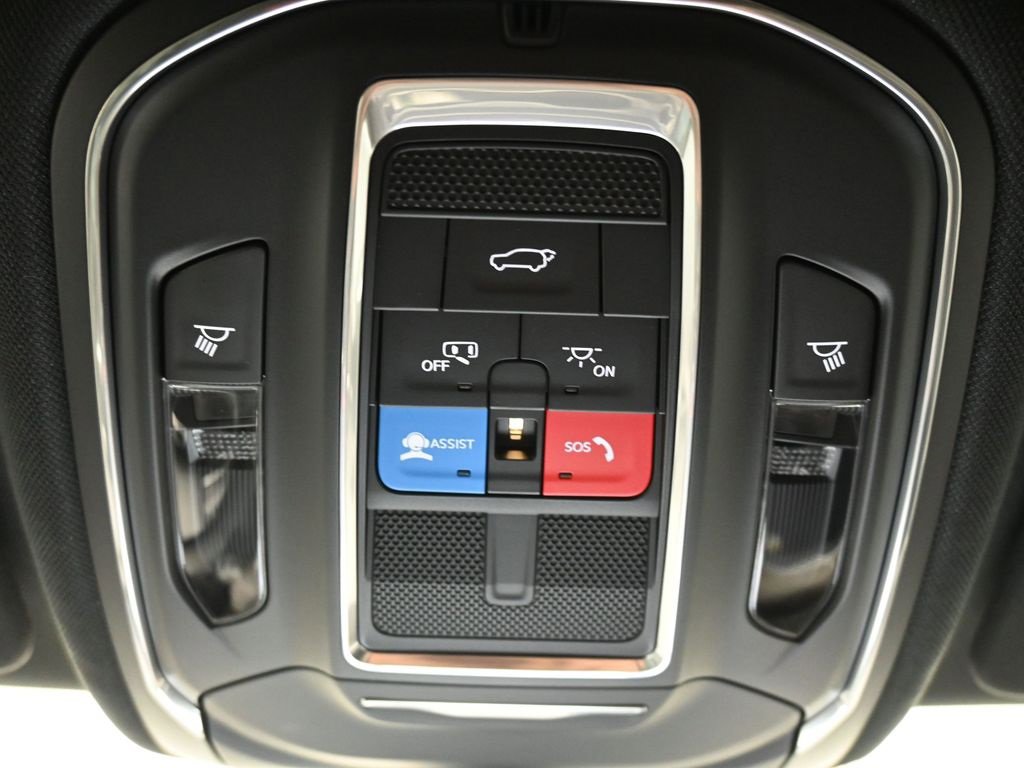 New 2025 Jeep Grand Cherokee Limited w/ Trailer Tow Package image 30