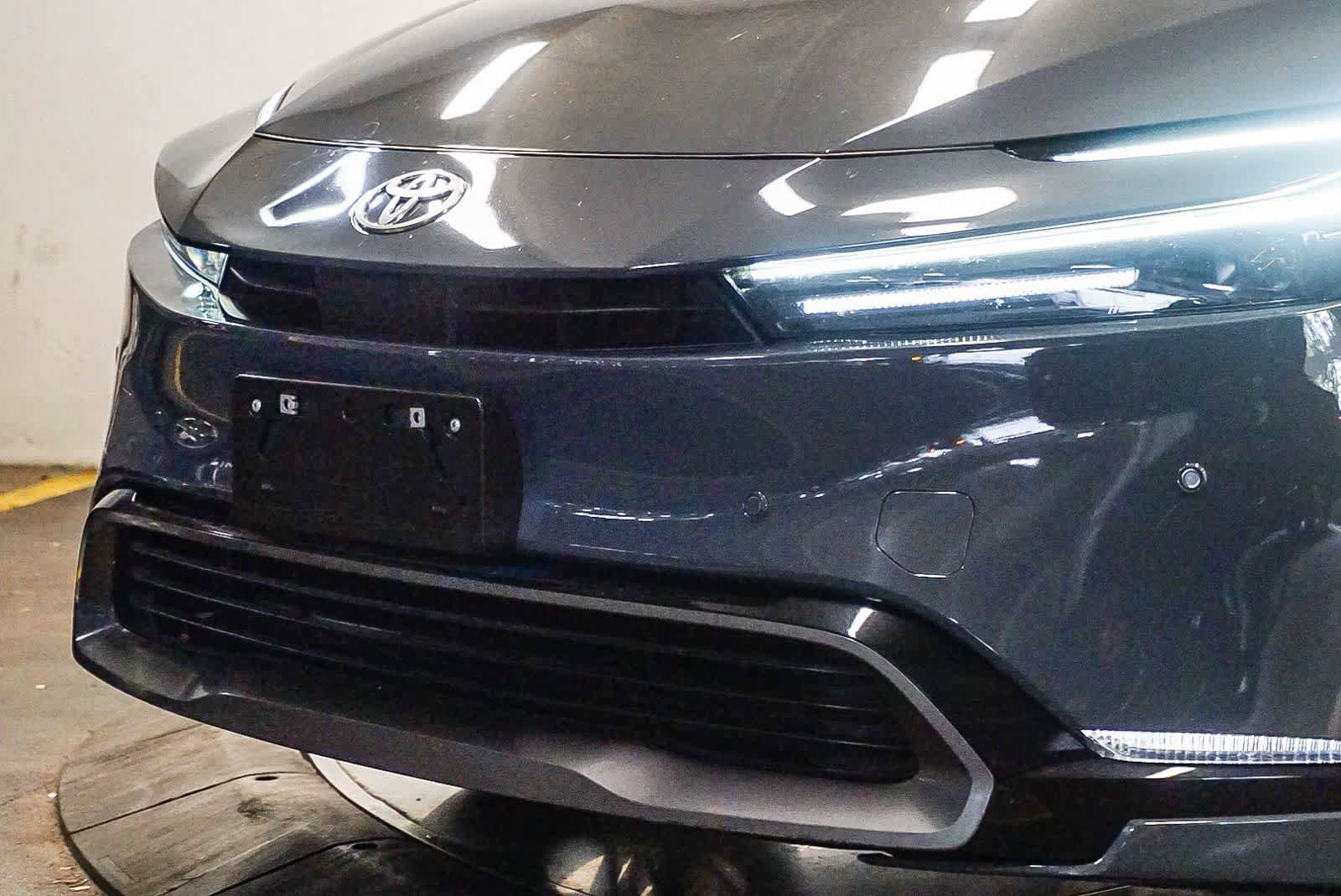 Used 2025 Toyota Prius XLE FWD image 8